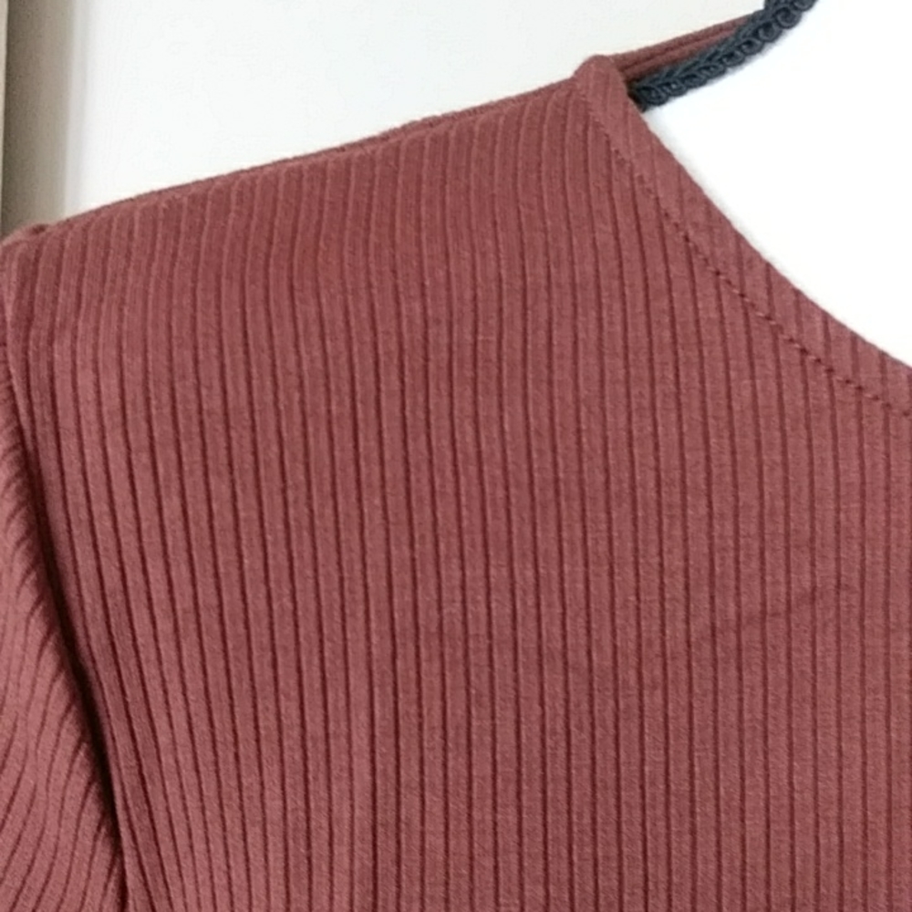 No Boundaries Peek A Boo Ribbed Look Top Junior XL (15-17) Brown - Picture 7 of 11